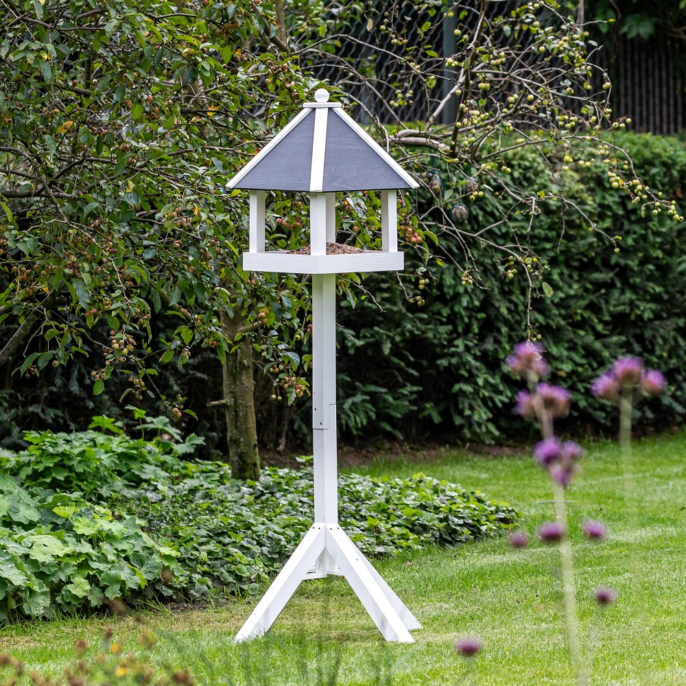 Queens Luxury Bird Table