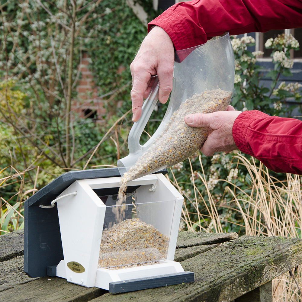 Geneva Bird Feeding House