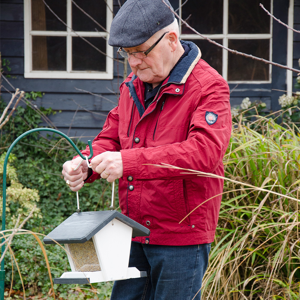 Geneva Bird Feeding House