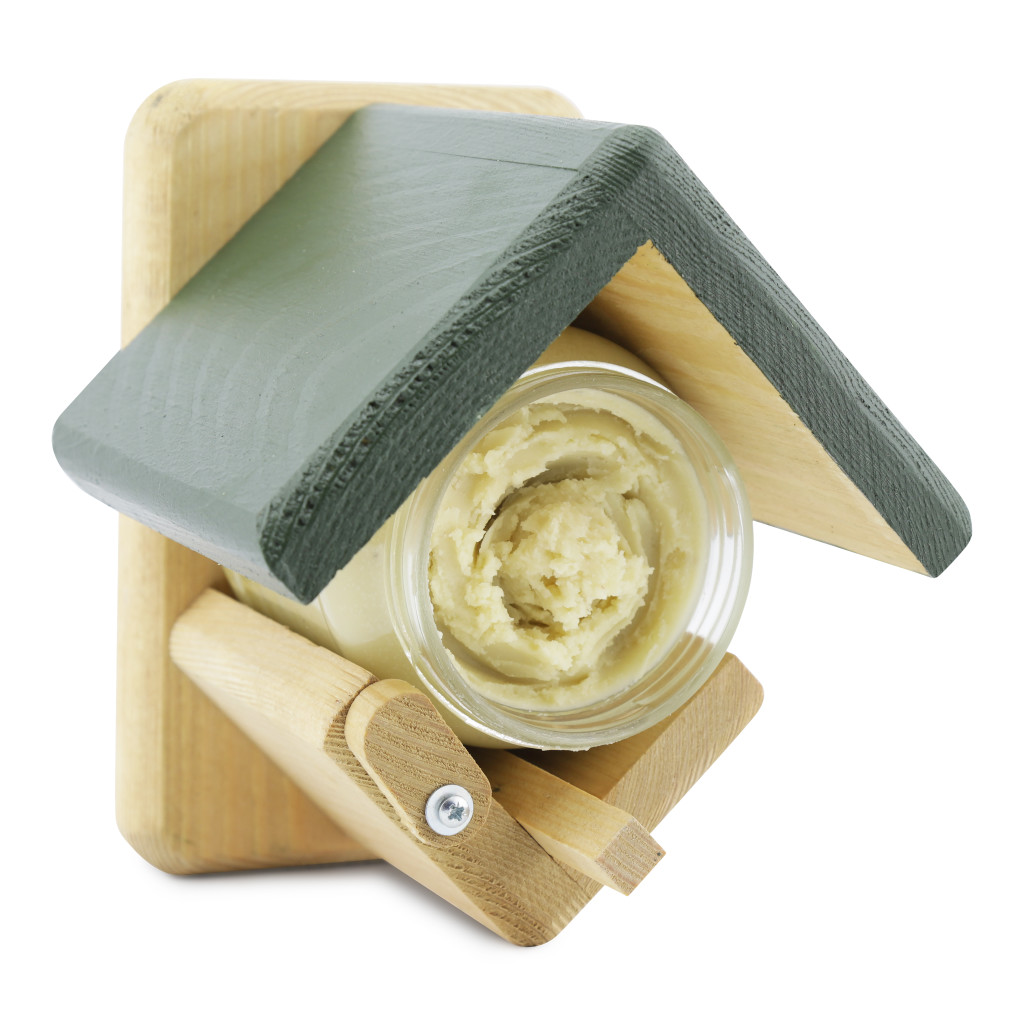 Premium pindakaas voor tuinvogels met stukjes noot